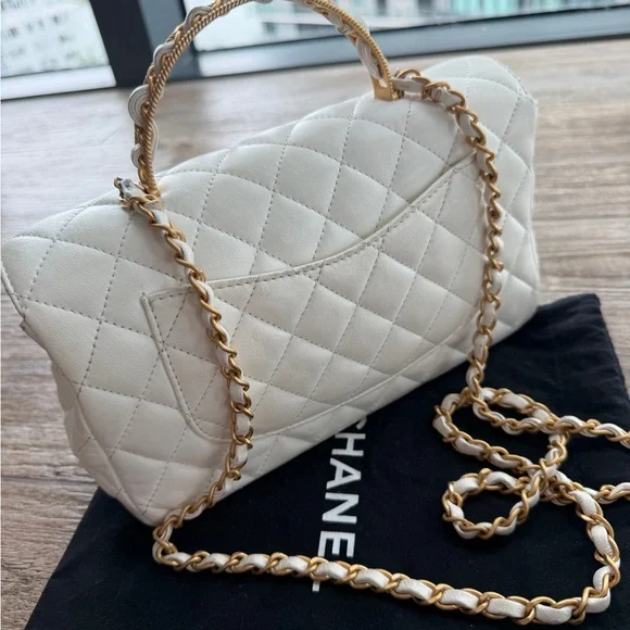 CHANEL Quilted White Shoulder Bag with Gold Hardware - Picture 15 of 16